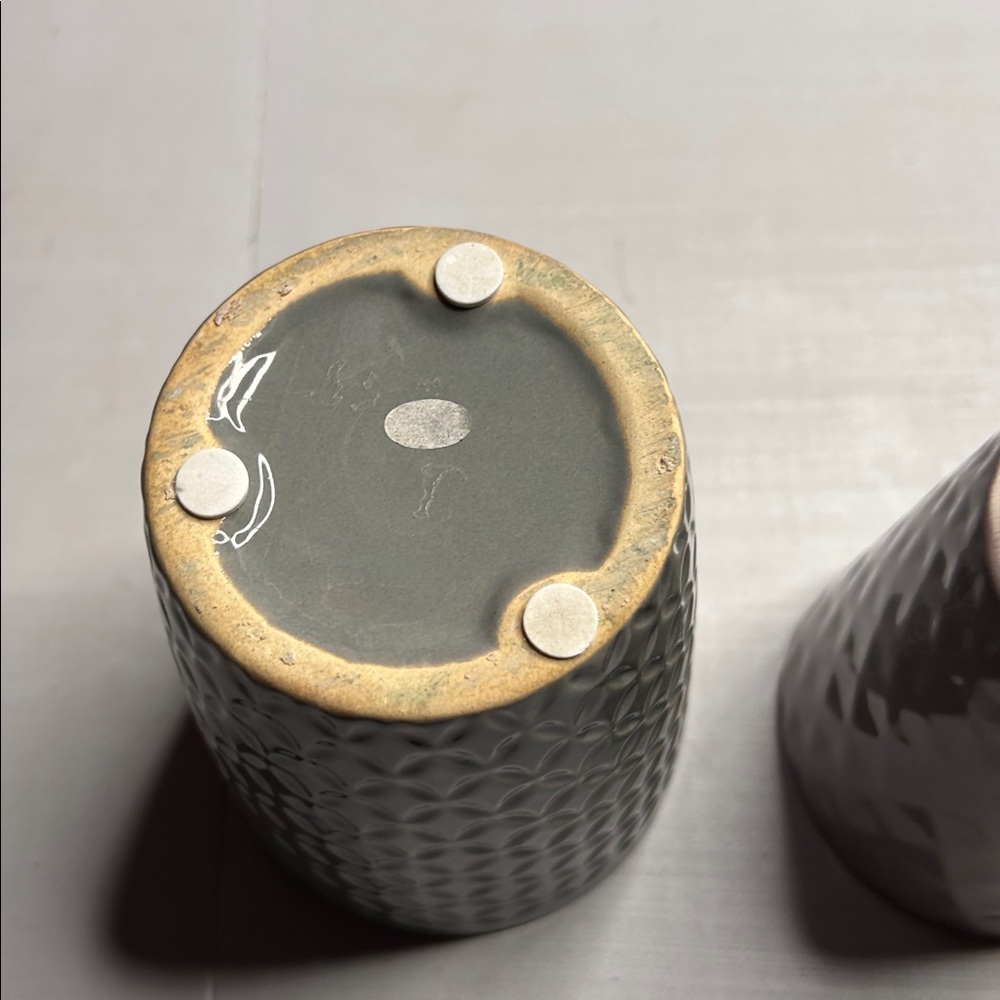 Set of Three Textured Ceramic Planters - Picture 6 of 14